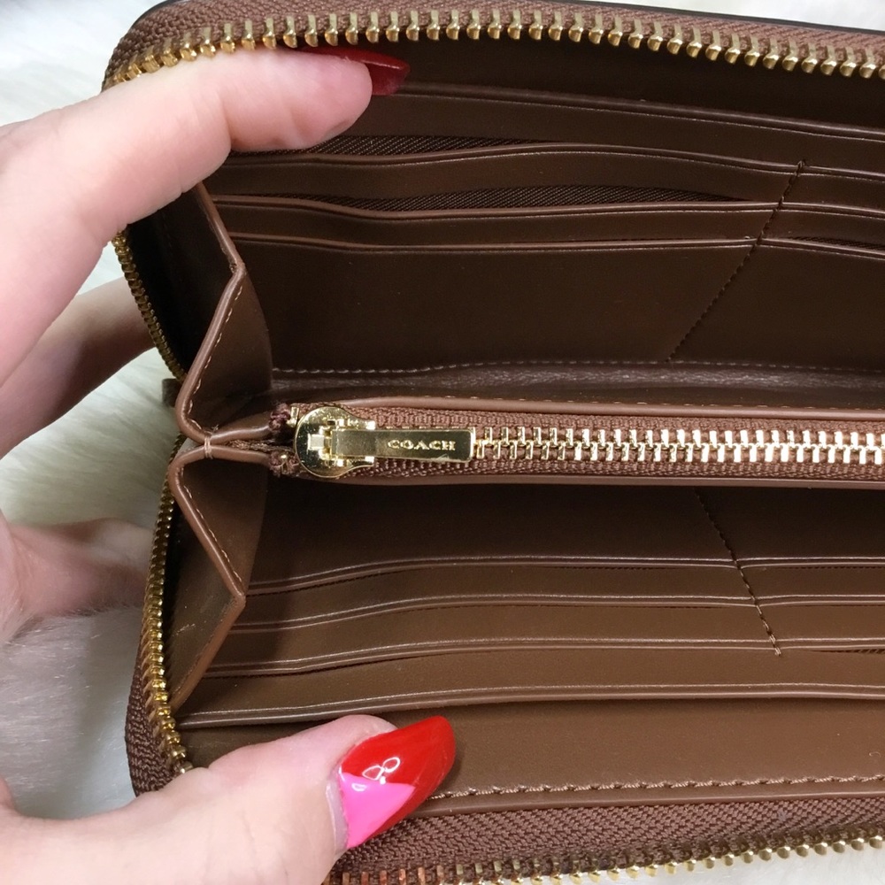 Coach Wallet - Picture 9 of 12